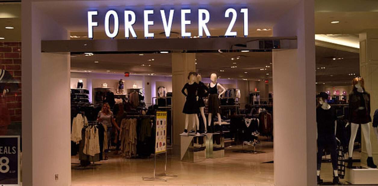 Tiendas de Forever 21 en posible declaración de quiebra.