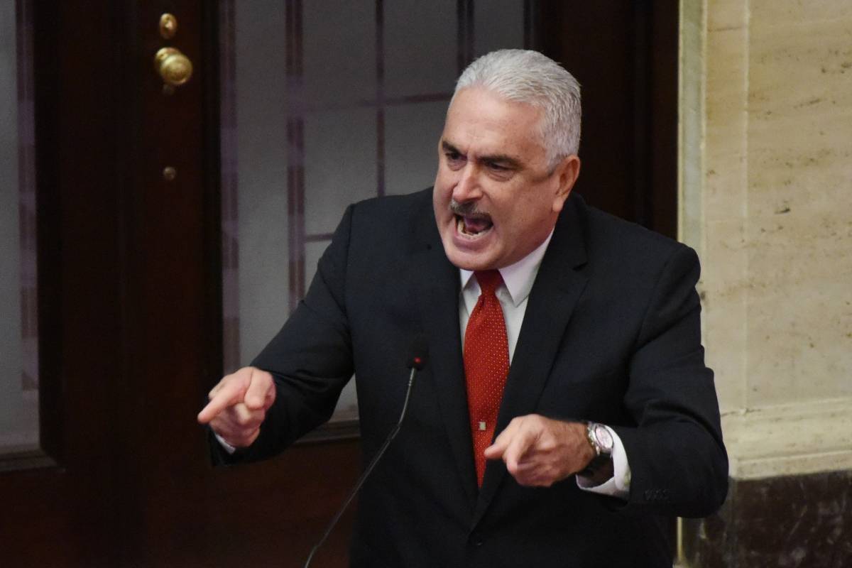 Rivera Schatz arremete contra presidente de la Cámara de Representantes