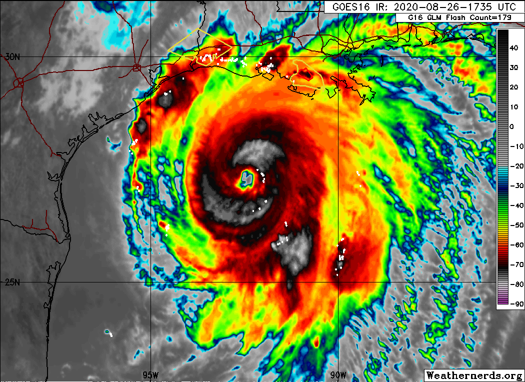 Laura se convierte en un poderoso huracán categoría 4