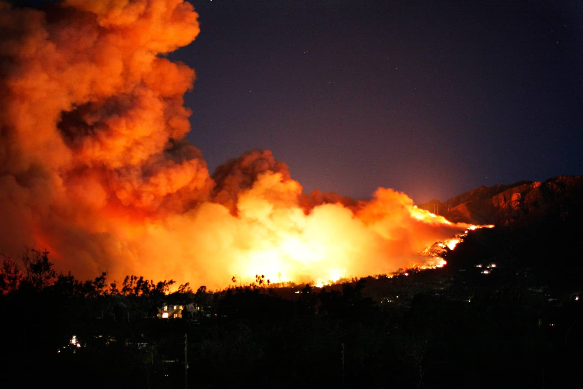 Se rompe récord de acres quemadas por incendios forestales en California