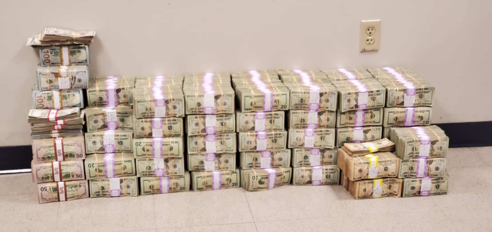 Federales incautan $27 millones dentro de cajas con destino a St. Thomas