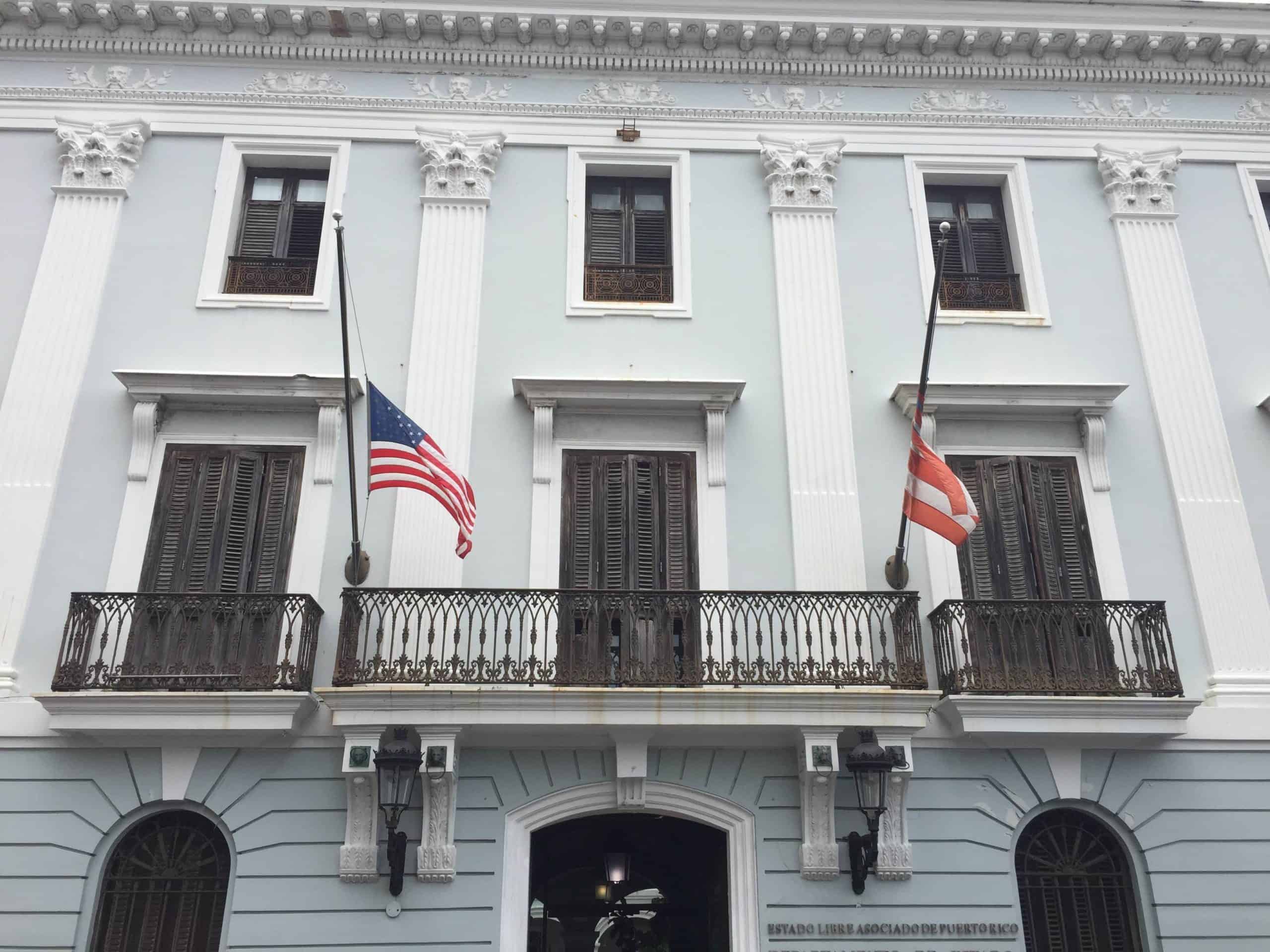 Gobernadora ordena banderas a media asta para honrar a los Veteranos Puertorriqueños