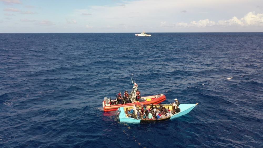 Guardacostas y la Policía de Puerto Rico concluye la búsqueda tras el rescate de un navegante varado en “Cayo Collado” en Lajas