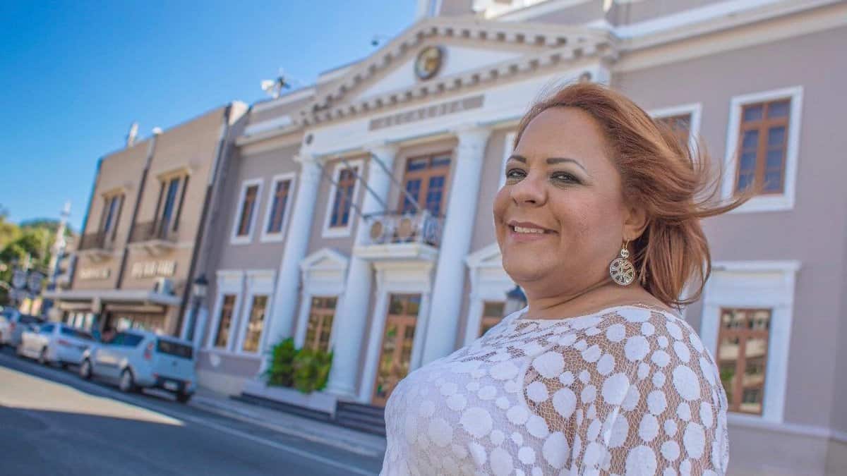 Critican a la alcadesa de Aguadilla por comprar neveras y estufas antes de las elecciones