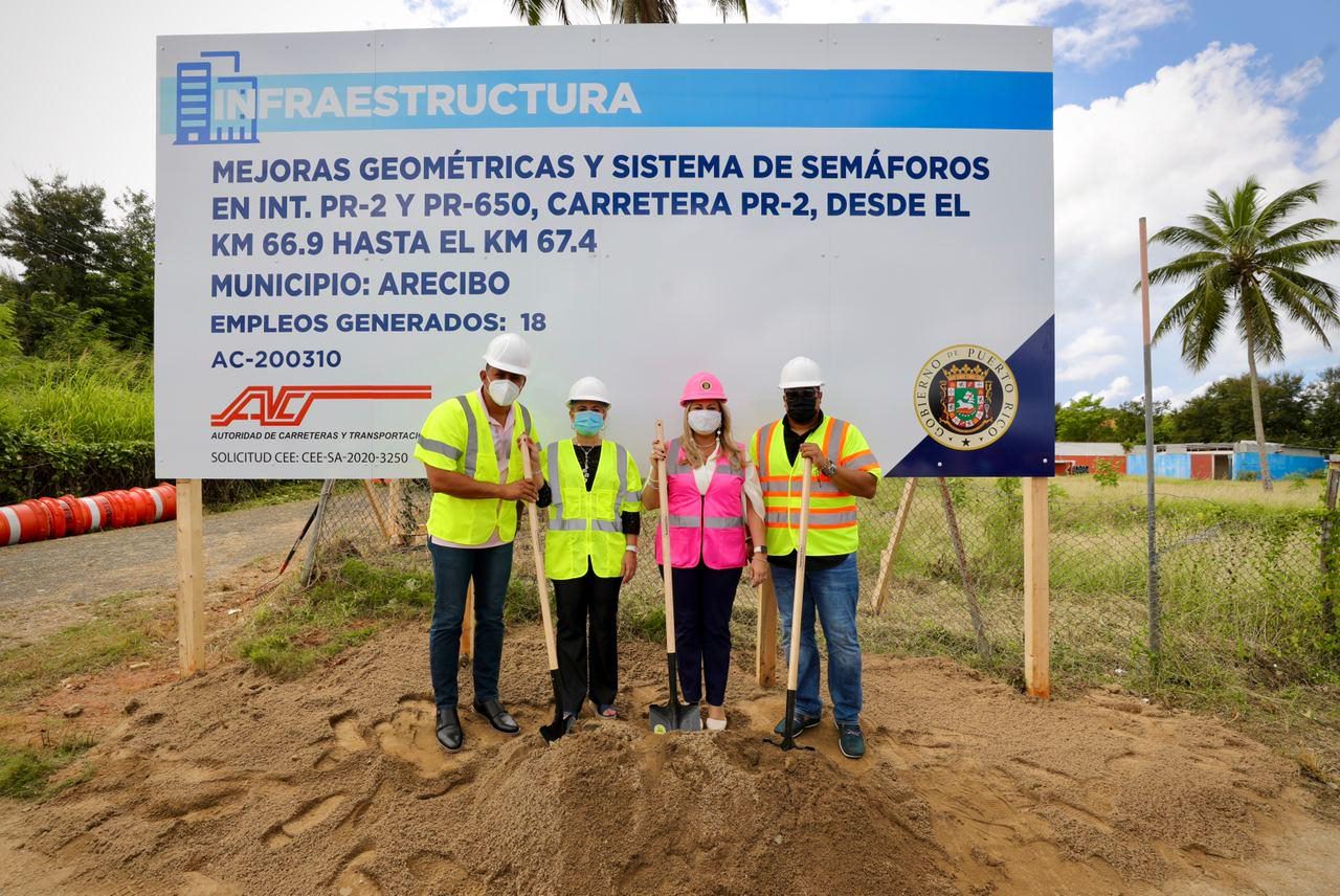 Gobernadora coloca primera piedra de proyecto en importante proyecto de carretera en Arecibo