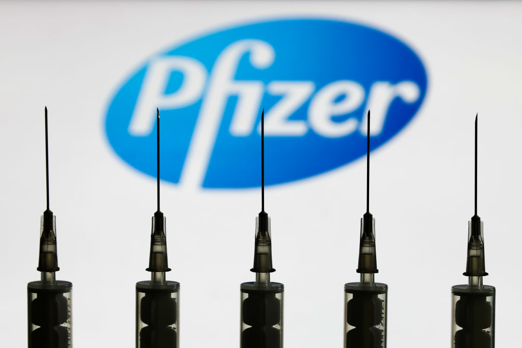 Reino Unido investiga si reacciones alérgicas son relacionadas a vacuna de Pfizer