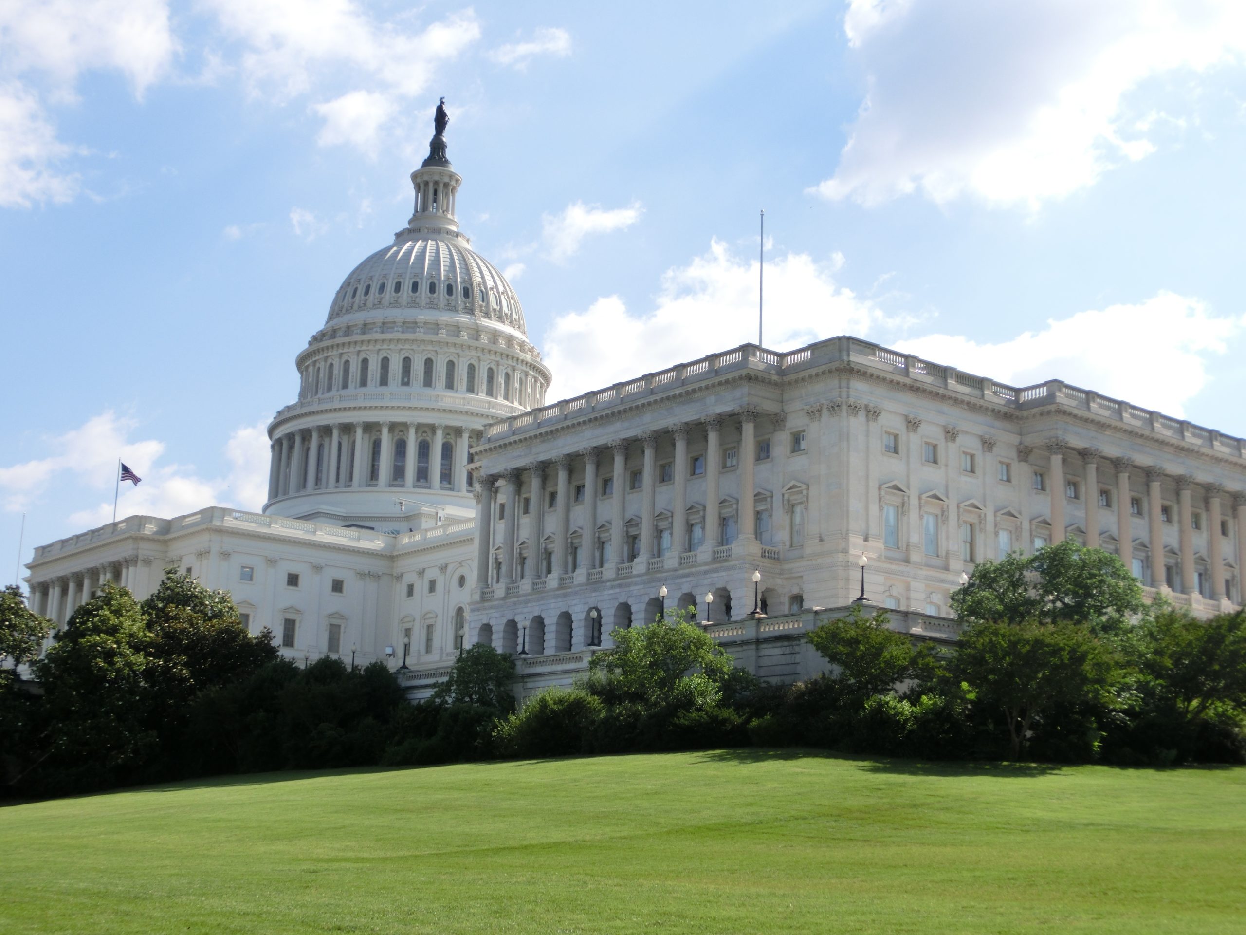 Congreso aprueba nuevo paquete de estímulo federal por COVID-19 y presupuesto