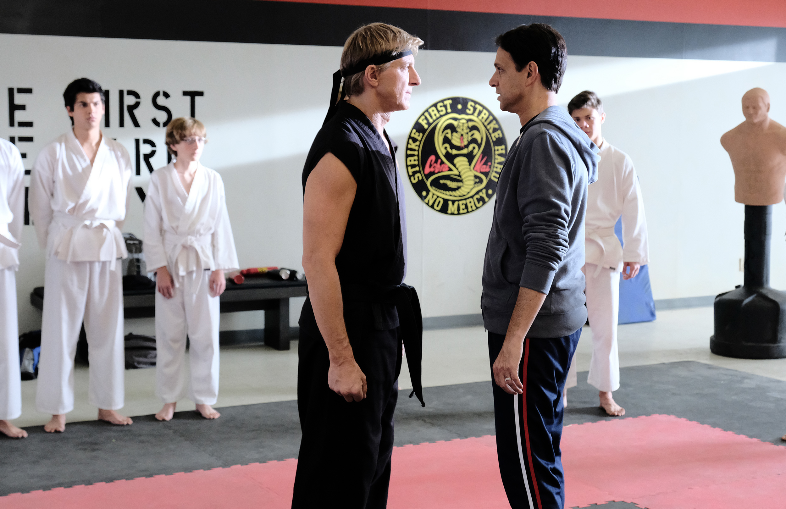 “Cobra Kai” revive la rivalidad presentada en “Karate Kid”