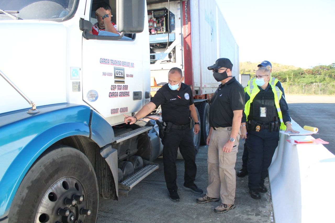 Agentes del Negociado de Transporte realizan operativo de seguridad en Salinas