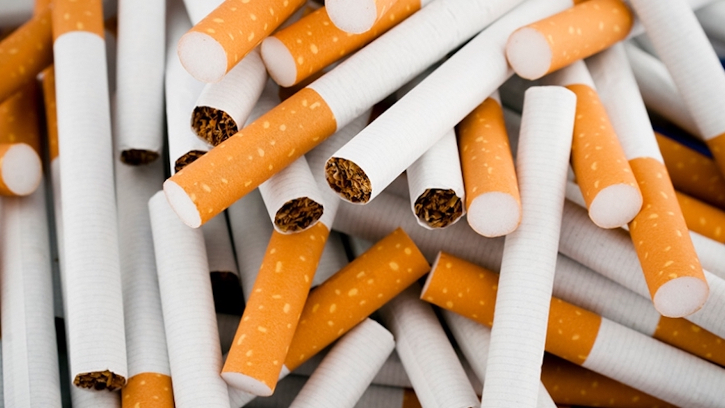 FDA busca prohibir cigarrillos mentolados y aromatizados
