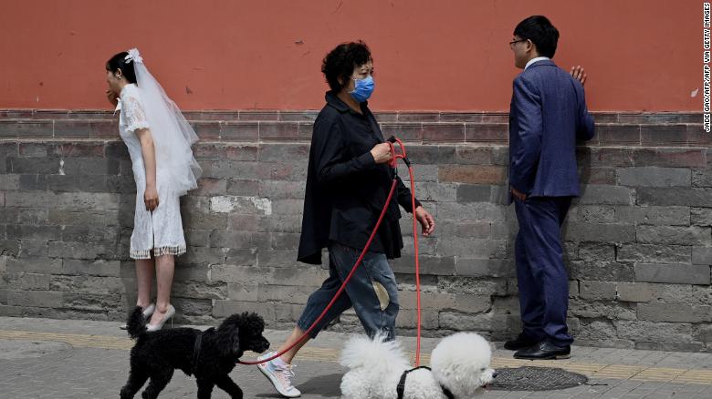 Divorcios disminuyen por 70% en China