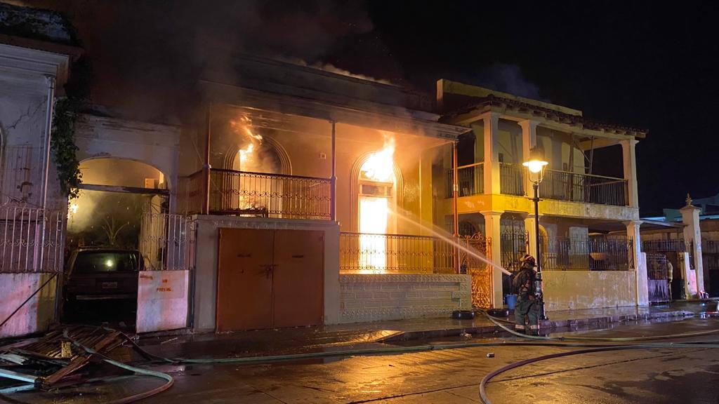 Fuego consume en su totalidad residencia de Ponce