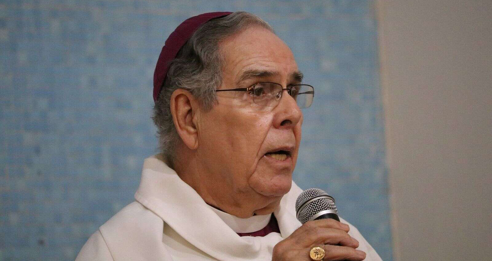 Obispo Álvarez: Posición del Obispo de Arecibo sobre vacunas es retrograda