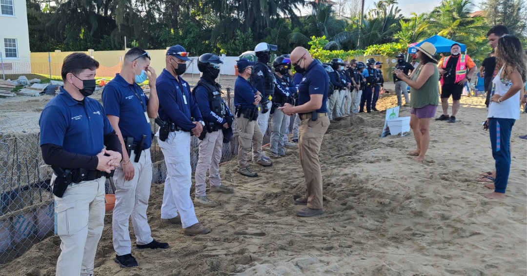 Aumenta tensión en Sol y Playa por la movilización de policías en Rincón