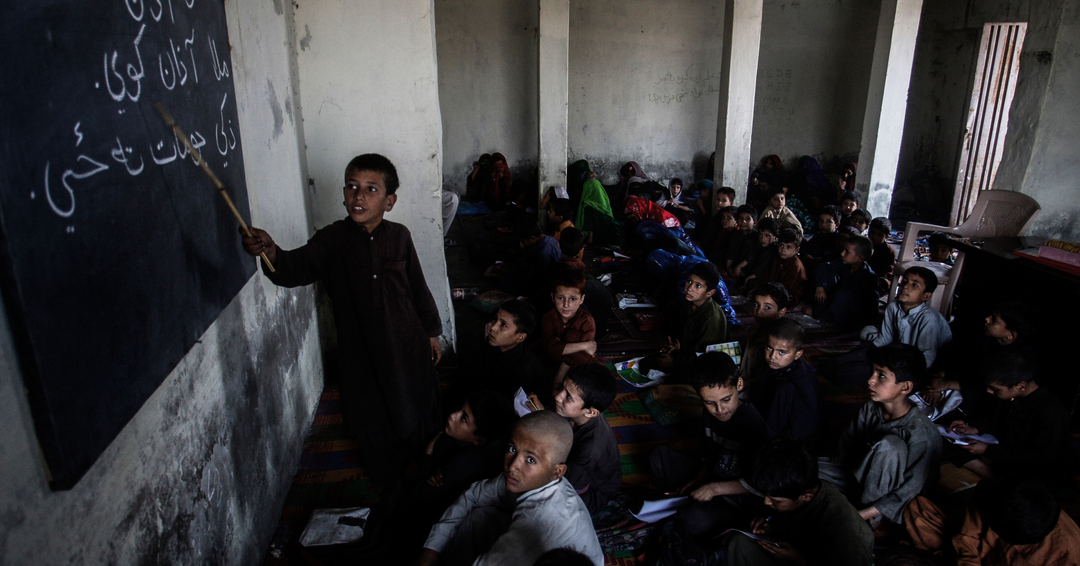 Niñas en Afganistán son excluidas tras la reapertura de las escuelas  en ese país