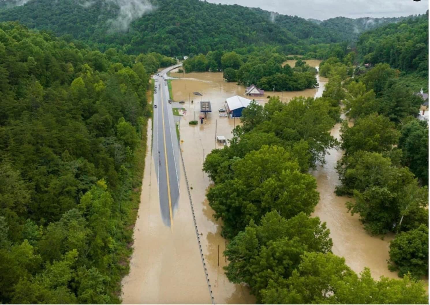 Al menos 16 muertes tras inundaciones repentinas en Kentucky