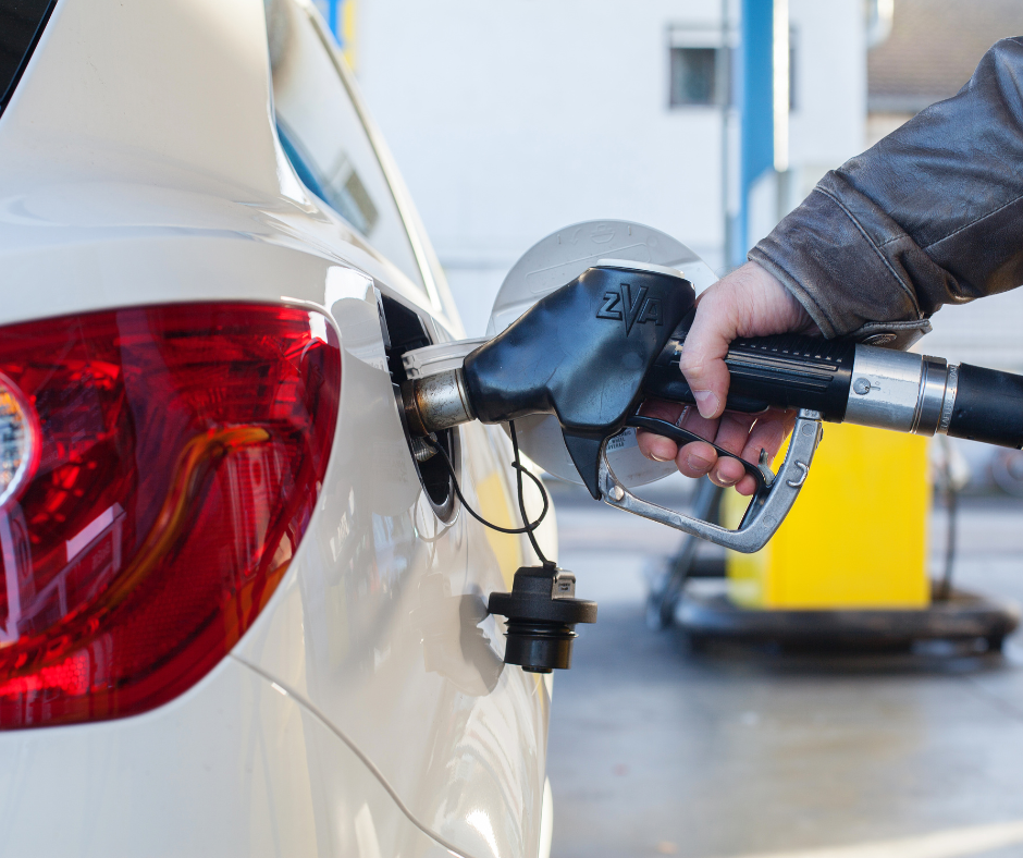 Por primera vez en cuatro meses el precio de la gasolina se ubica por debajo del dólar