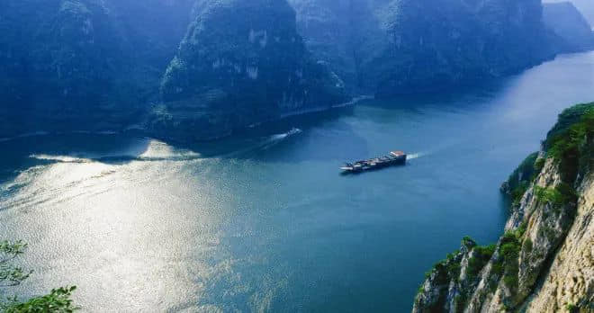 China “siembra” nubes en el río Yangtze para contrarrestar la sequía