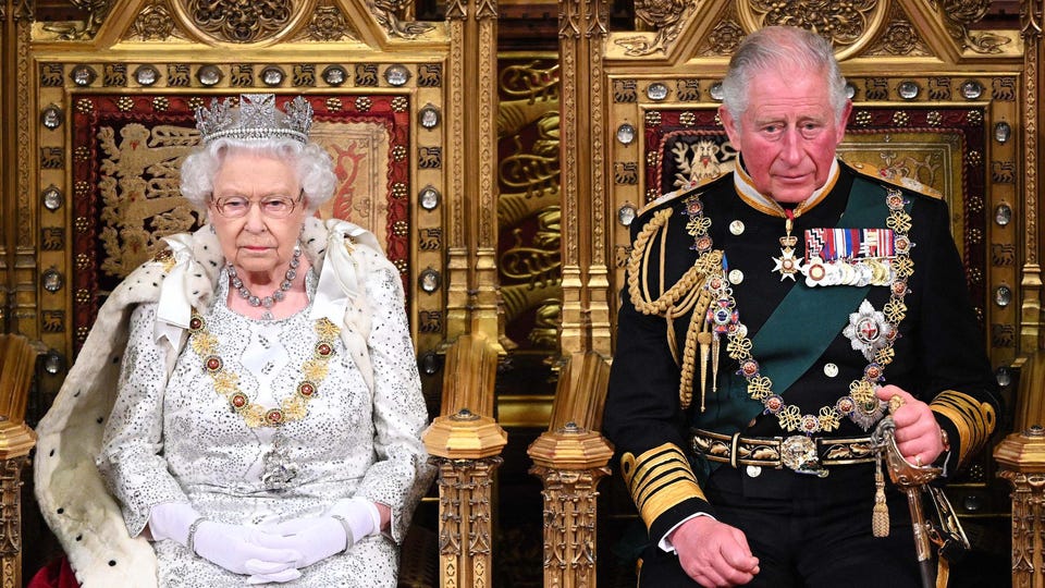 Rey Carlos III emite expresiones tras la muerte de su madre la reina Isabel II