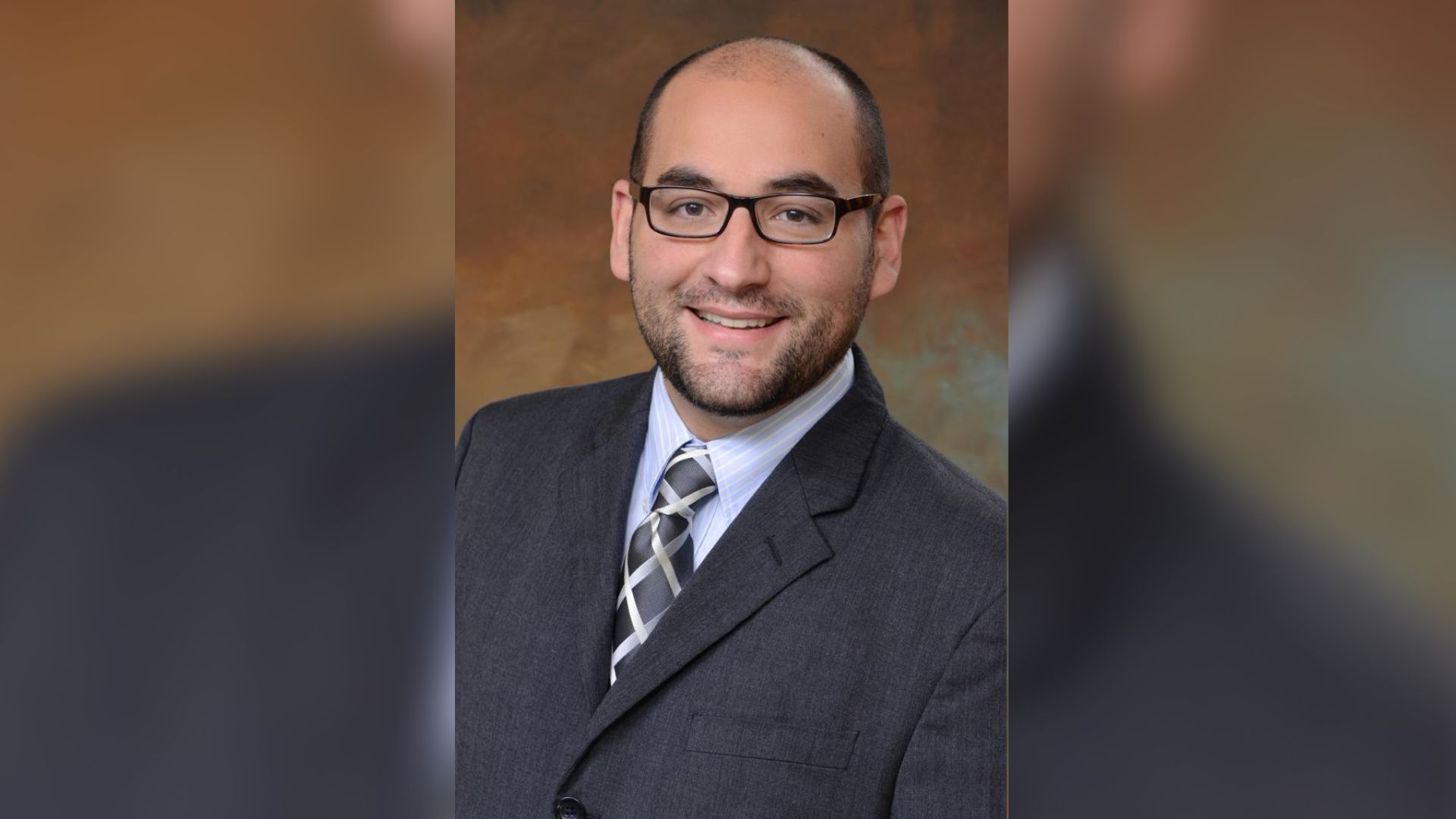 Médico puertorriqueño se destaca como oncólogo cirujano en Orlando, Florida