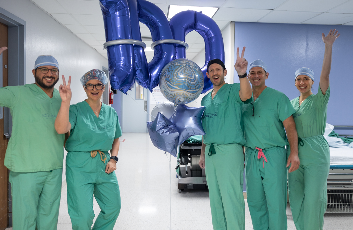 Centro Médico Episcopal San Lucas realiza el centésimo caso en su Centro de Cirugía Robótica