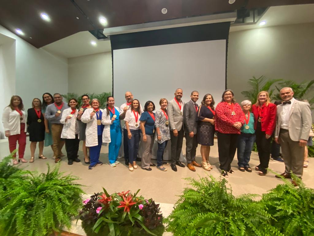 Ciencias Médicas honra a 300 héroes de la salud por su labor en la prevención del COVID-19